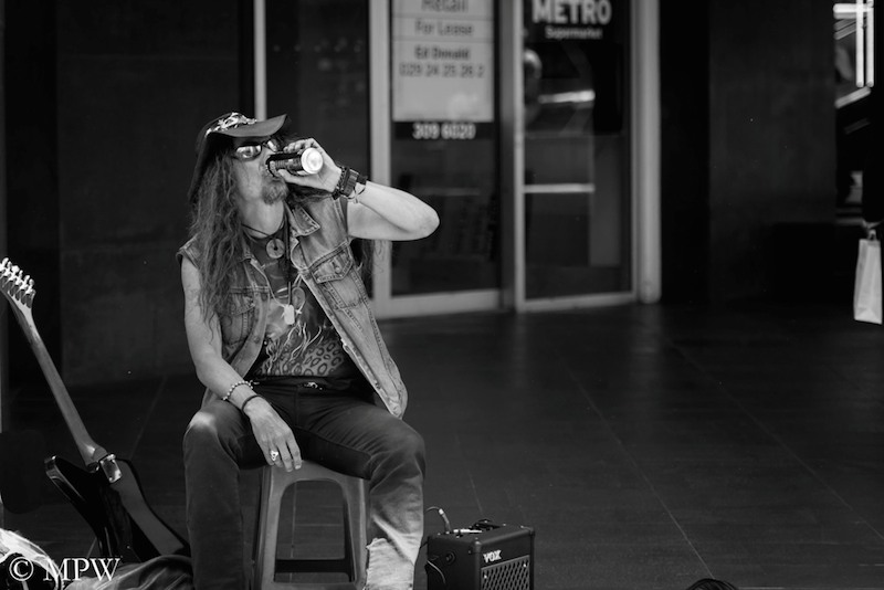 Auckland City street photo, Queent St, black and white